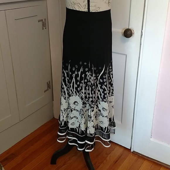 Cal Fashions black cream stretch skirt Sz M - Picture 3 of 7